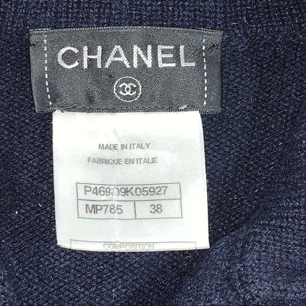 CHANEL size 38 wool cashmere mohair CARDIGAN snowflake and Coco theme - Picture 2 of 13